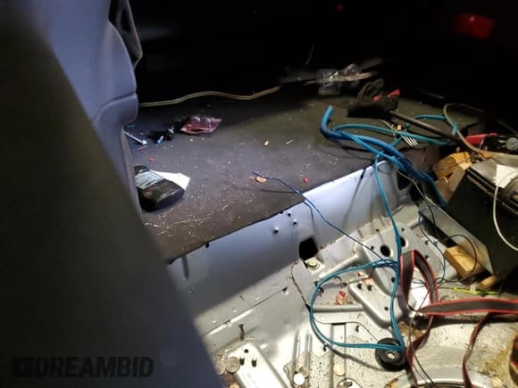 ✅ 2000 Audi TT • VIN: TRUUC28N7Y1017099 • Lot: 48136655. Wystawiony na Copart z przebiegiem 199 574 mil. Bezpłatny archiwum sprzedaży aukcyjnych z USA i szczegółowy raport historii pojazdu na DreamBid. Zdjęcie 10.