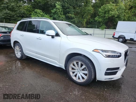 ✅ 2017 Volvo XC90 Momentum • VIN: YV4102KKXH1106456 • Lot: 81666595. Wystawiony na Copart z przebiegiem 123 969 mil. Bezpłatny archiwum sprzedaży aukcyjnych z USA i szczegółowy raport historii pojazdu na DreamBid. Zdjęcie 4.