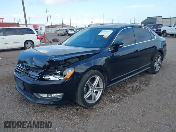 ✅ 2015 Volkswagen Passat SE • VIN: 1VWBV7A34FC037701 • Лот: 43715688. Опубликован ранее на IAAI с пробегом 180 467 миль. Бесплатный доступ к архиву аукционных продаж из США и подробный отчёт об истории автомобиля на DreamBid. Изображение 2.