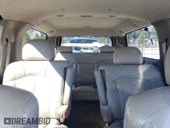 ✅ 2001 Chevrolet Suburban LS • VIN: 3GNEC16T21G265902 • Лот: 44120685. Опубликован ранее на Copart с пробегом 299 460 миль. Бесплатный доступ к архиву аукционных продаж из США и подробный отчёт об истории автомобиля на DreamBid. Изображение 10.