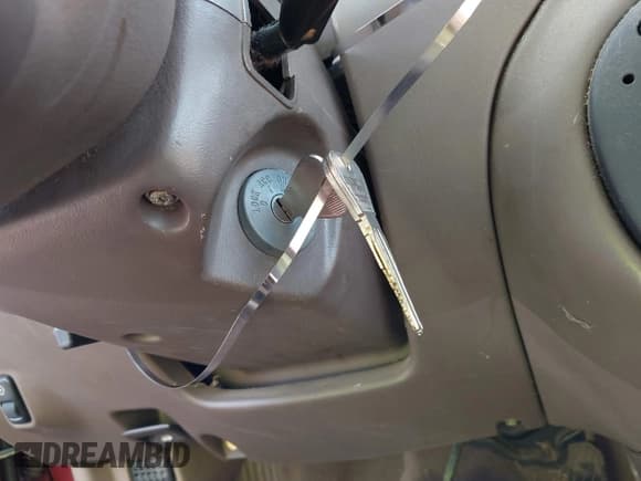 ✅ 1999 Ford Escort Cool • VIN: 3FAKP1130XR106046 • Lot: 42150870. Listed on IAAI with 284,643 mi. Free auction sales archive from the USA and detailed vehicle history report at DreamBid. Image 11.