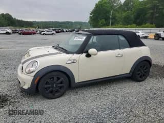 ✅ 2015 MINI Convertible S • VIN: WMWZP3C55FT708129 • Lot: 54155445. Wystawiony na Copart z przebiegiem 89 479 mil. Bezpłatny archiwum sprzedaży aukcyjnych z USA i szczegółowy raport historii pojazdu na DreamBid. Zdjęcie 1.