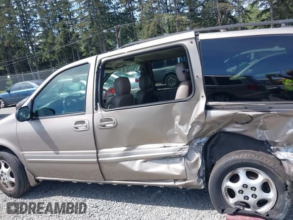 ✅ 2002 Oldsmobile Silhouette GLS • VIN: 1GHDX03EX2D294713 • Lot: 42196668. Listed on IAAI with 173,600 mi. Free auction sales archive from the USA and detailed vehicle history report at DreamBid. Image 14.