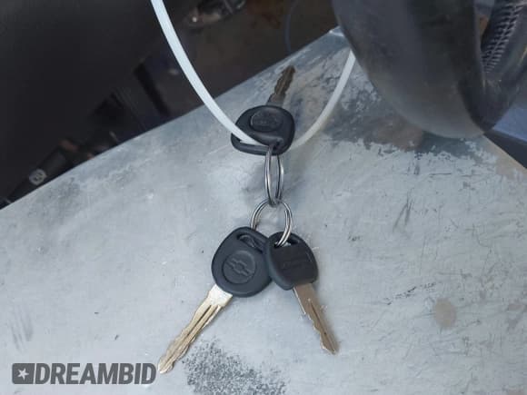 ✅ 2005 Chevrolet Silverado 2500HD LS • VIN: 1GCHK23265F915459 • Lot: 41829485. Wystawiony na IAAI z przebiegiem 109 464 mil. Bezpłatny archiwum sprzedaży aukcyjnych z USA i szczegółowy raport historii pojazdu na DreamBid. Zdjęcie 11.