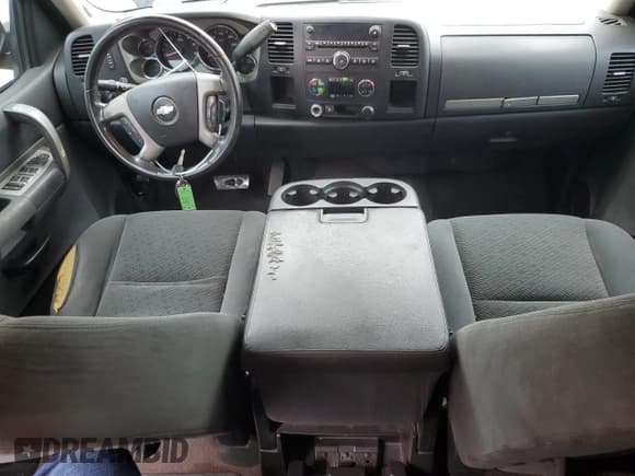 ✅ 2008 Chevrolet Silverado 1500 1LT • VIN: 3GCEC13J28G266005 • Lot: 70141684. Listed on Copart with 153,316 mi. Free auction sales archive from the USA and detailed vehicle history report at DreamBid. Image 8.