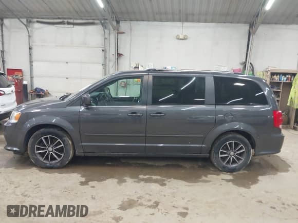 ✅ 2017 Dodge Grand Caravan SXT • VIN: 2C4RDGCG7HR801636 • Лот: 43533136. Опубликован ранее на IAAI с пробегом 116 577 миль. Бесплатный доступ к архиву аукционных продаж из США и подробный отчёт об истории автомобиля на DreamBid. Изображение 14.