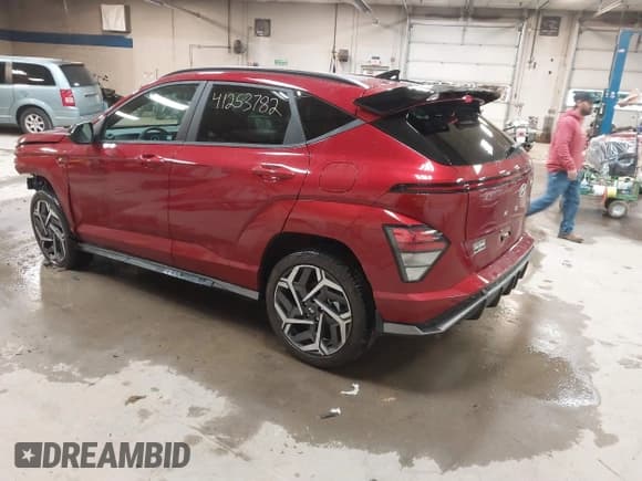 ✅ 2025 Hyundai Kona N Line S • VIN: KM8HBCA33SU205374 • Лот: 41253782. Опубликован ранее на IAAI с пробегом 626 миль. Бесплатный доступ к архиву аукционных продаж из США и подробный отчёт об истории автомобиля на DreamBid. Изображение 3.