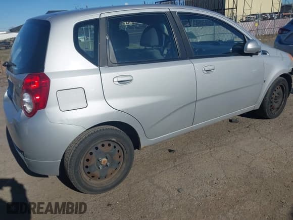 ✅ 2009 Chevrolet Aveo 1LT • VIN: KL1TD66E89B652879 • Lot: 43696256. Wystawiony na IAAI z przebiegiem 128 321 mil. Bezpłatny archiwum sprzedaży aukcyjnych z USA i szczegółowy raport historii pojazdu na DreamBid. Zdjęcie 4.