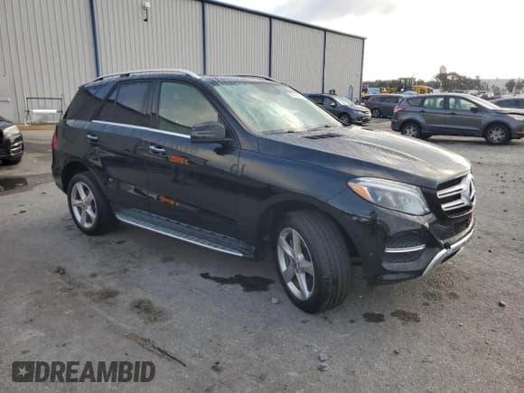 ✅ 2019 Mercedes-Benz GLE 400 • VIN: 4JGDA5GB6KB211824 • Lot: 90281045. Listed on Copart with 89,030 mi. Free auction sales archive from the USA and detailed vehicle history report at DreamBid. Image 4.