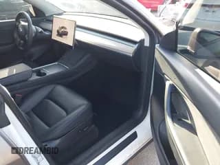 ✅ 2022 Tesla Model Y Performance • VIN: 7SAYGDEF6NF511484 • Lot: 43528941. Listed on IAAI with 88,929 mi. Free auction sales archive from the USA and detailed vehicle history report at DreamBid. Image 5.