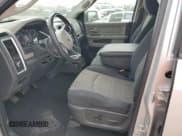 ✅ 2010 Dodge 1500 SLT • VIN: 1D7RB1GT6AS247249 • Lot: 52566815. Wystawiony na Copart z przebiegiem 136 066 mil. Bezpłatny archiwum sprzedaży aukcyjnych z USA i szczegółowy raport historii pojazdu na DreamBid. Zdjęcie 7.