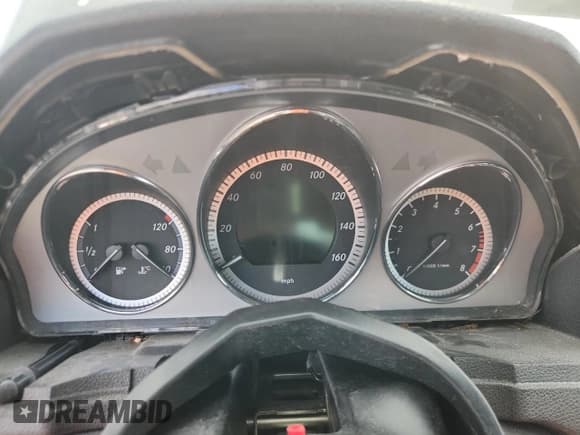 ✅ 2011 Mercedes-Benz C 300 Sport • VIN: WDDGF8BB4BR157027 • Лот: 87035475. Опубликован ранее на Copart с пробегом Не указан. Бесплатный доступ к архиву аукционных продаж из США и подробный отчёт об истории автомобиля на DreamBid. Изображение 9.