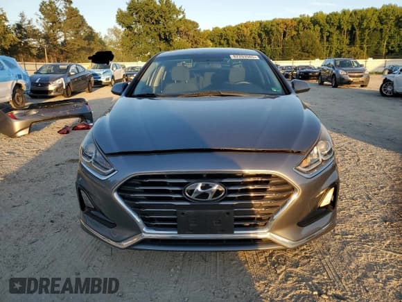 ✅ 2019 Hyundai Sonata SE • VIN: 5NPE24AF2KH739869 • Лот: 82203985. Опубликован ранее на Copart с пробегом 81 228 миль. Бесплатный доступ к архиву аукционных продаж из США и подробный отчёт об истории автомобиля на DreamBid. Изображение 5.