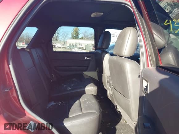 ✅ 2012 Ford Escape Limited • VIN: 1FMCU0EG3CKA83256 • Lot: 43871502. Wystawiony na IAAI z przebiegiem 281 178 mil. Bezpłatny archiwum sprzedaży aukcyjnych z USA i szczegółowy raport historii pojazdu na DreamBid. Zdjęcie 8.