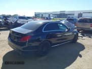 ✅ 2019 Mercedes-Benz C 300 • VIN: 55SWF8DB2KU286830 • Лот: 43261993. Опубликован ранее на IAAI с пробегом 117 463 миль. Бесплатный доступ к архиву аукционных продаж из США и подробный отчёт об истории автомобиля на DreamBid. Изображение 4.