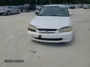 ✅ 2000 Honda Accord EX • VIN: 1HGCG5656YA158911 • Lot: 81221415. Wystawiony na Copart z przebiegiem 168 742 mil. Bezpłatny archiwum sprzedaży aukcyjnych z USA i szczegółowy raport historii pojazdu na DreamBid. Zdjęcie 13.