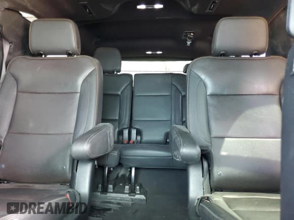 ✅ 2023 Chevrolet Suburban High Country • VIN: 1GNSKGKT5PR308538 • Lot: 64650155. Wystawiony na Copart z przebiegiem 78 506 mil. Bezpłatny archiwum sprzedaży aukcyjnych z USA i szczegółowy raport historii pojazdu na DreamBid. Zdjęcie 10.