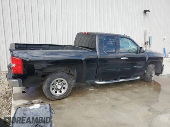 2011 Chevrolet Silverado 1500 LS z VIN 1GCRCREA3BZ434707, wystawiony jako Copart lot #83989195 z przebiegiem 156 137 mil mil oraz Szkoda całkowita • Salvage title. Historia ofert i sprzedaży dostępna na DreamBid. Obrazek 3.