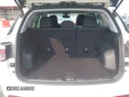 ✅ 2018 Jeep Compass Sport • VIN: 3C4NJCAB2JT193552 • Lot: 43104099. Wystawiony na IAAI z przebiegiem 102 200 mil. Bezpłatny archiwum sprzedaży aukcyjnych z USA i szczegółowy raport historii pojazdu na DreamBid. Zdjęcie 17.