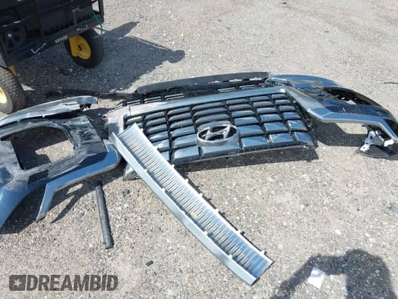 2025 Hyundai Palisade Calligraphy with VIN KM8R74GE7SU849268, listed as a IAAI auction lot 42682110 with 2,010 mi miles and . Bid and sale history available at DreamBid. Image 12.