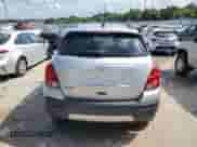 2016 Chevrolet Trax LT z VIN 3GNCJLSB2GL238138, wystawiony jako Copart lot #63452885 z przebiegiem Nie podano mil oraz Nie do naprawy • Non repairable. Historia ofert i sprzedaży dostępna na DreamBid. Obrazek 6.