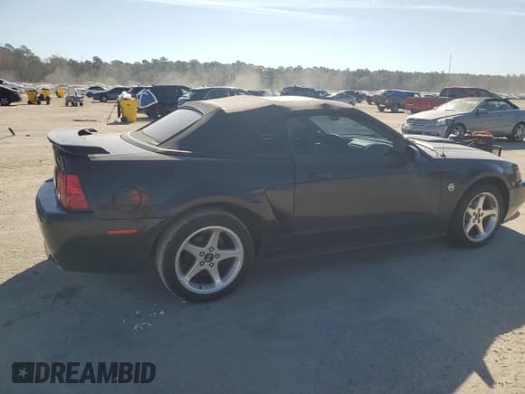 ✅ 2004 Ford Mustang GT Deluxe • VIN: 1FAFP45X64F228869 • Lot: 89927655. Wystawiony na Copart z przebiegiem Nie podano. Bezpłatny archiwum sprzedaży aukcyjnych z USA i szczegółowy raport historii pojazdu na DreamBid. Zdjęcie 3.