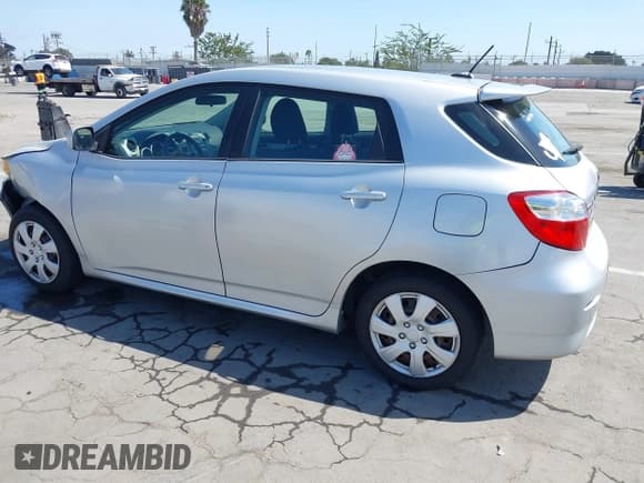 ✅ 2009 Toyota Matrix • VIN: 2T1KU40E49C145531 • Lot: 43071684. Wystawiony na IAAI z przebiegiem 211 060 mil. Bezpłatny archiwum sprzedaży aukcyjnych z USA i szczegółowy raport historii pojazdu na DreamBid. Zdjęcie 3.