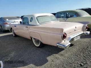 ✅ 1957 Ford Thunderbird • VIN: D7FH309658 • Лот: 75299494. Опубликован ранее на Copart с пробегом 50 865 миль. Бесплатный доступ к архиву аукционных продаж из США и подробный отчёт об истории автомобиля на DreamBid. Изображение 2.
