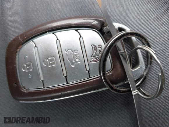 2016 Hyundai Sonata Limited with VIN KMHE34L13GA017321, listed as a IAAI auction lot 42966209 with 110,822 mi miles and . Bid and sale history available at DreamBid. Image 11.