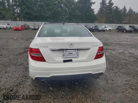 ✅ 2014 Mercedes-Benz C 300 Sport • VIN: WDDGF8AB4EA937842 • Lot: 96189925. Wystawiony na Copart z przebiegiem 140 201 mil. Bezpłatny archiwum sprzedaży aukcyjnych z USA i szczegółowy raport historii pojazdu na DreamBid. Zdjęcie 6.