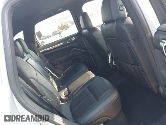 ✅ 2014 Porsche Cayenne • VIN: WP1AA2A28ELA07344 • Lot: 42786652. Listed on IAAI with 83,153 mi. Free auction sales archive from the USA and detailed vehicle history report at DreamBid. Image 8.