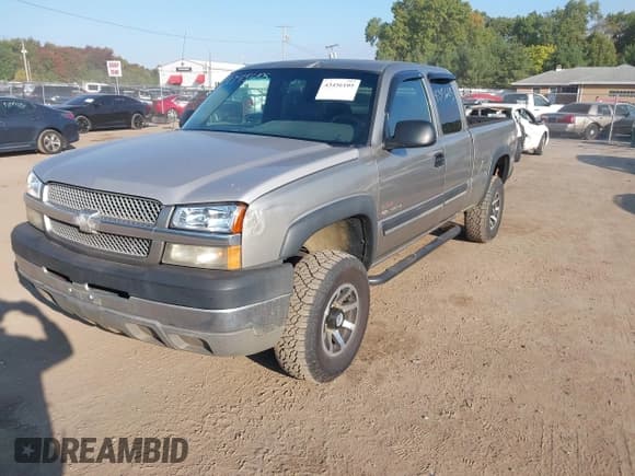 ✅ 2003 Chevrolet Silverado 2500HD LS • VIN: 1GCHC29113E232275 • Лот: 43456105. Опубликован ранее на IAAI с пробегом Не указан. Бесплатный доступ к архиву аукционных продаж из США и подробный отчёт об истории автомобиля на DreamBid. Изображение 2.
