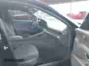 2024 Hyundai Elantra SEL z VIN KMHLM4DG8RU807030, wystawiony jako IAAI lot #43074383 z przebiegiem 27 530 mil mil oraz . Historia ofert i sprzedaży dostępna na DreamBid. Obrazek 5.