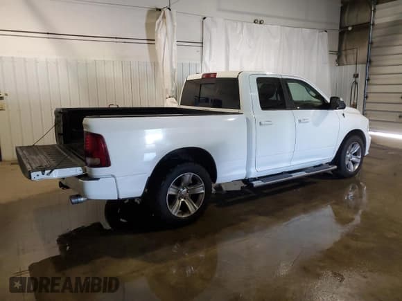 ✅ 2013 Ram 1500 Sport • VIN: 1C6RR7HT6DS713605 • Lot: 57573934. Wystawiony na Copart z przebiegiem 164 038 mil. Bezpłatny archiwum sprzedaży aukcyjnych z USA i szczegółowy raport historii pojazdu na DreamBid. Zdjęcie 3.