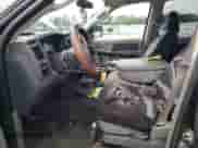 2007 Dodge 1500 SLT z VIN 1D7HA18217J571275, wystawiony jako Copart lot #71552614 z przebiegiem 174 173 mil mil oraz Szkoda całkowita • Salvage title. Historia ofert i sprzedaży dostępna na DreamBid. Obrazek 7.