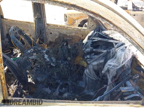 ✅ 2017 GMC Sierra 1500 SLE • VIN: 1GTV2MEC1HZ255807 • Lot: 43321132. Wystawiony na IAAI z przebiegiem Nie podano. Bezpłatny archiwum sprzedaży aukcyjnych z USA i szczegółowy raport historii pojazdu na DreamBid. Zdjęcie 5.