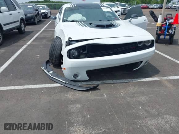 2015 Dodge Challenger R/T Plus with VIN 2C3CDZBT6FH855680, listed as a IAAI auction lot 42233944 with 141,371 mi miles and . Bid and sale history available at DreamBid. Image 6.