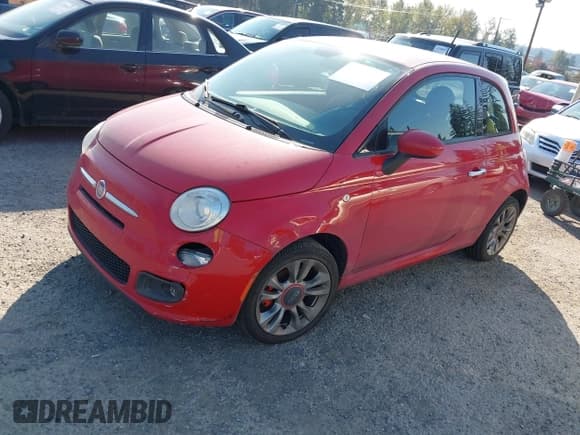 ✅ 2015 FIAT 500 Sport • VIN: 3C3CFFBR1FT550060 • Lot: 43387914. Wystawiony na IAAI z przebiegiem 74 336 mil. Bezpłatny archiwum sprzedaży aukcyjnych z USA i szczegółowy raport historii pojazdu na DreamBid. Zdjęcie 2.