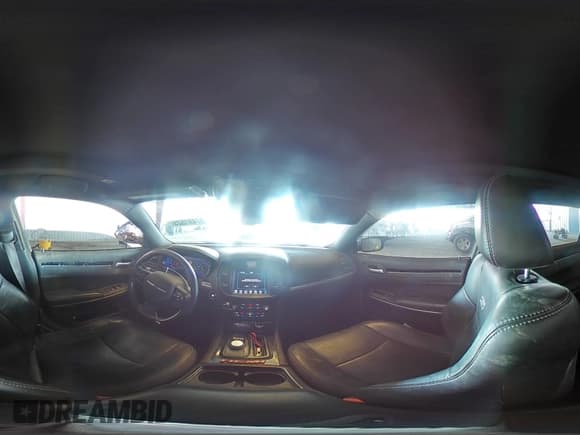 ✅ 2018 Chrysler 300 S • VIN: 2C3CCABT2JH304322 • Лот: 87491525. Опубликован ранее на Copart с пробегом 113 781 миль. Бесплатный доступ к архиву аукционных продаж из США и подробный отчёт об истории автомобиля на DreamBid. Изображение 14.