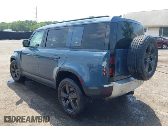 ✅ 2022 Land Rover Defender SE • VIN: SALEPERU3N2094030 • Lot: 42567876. Wystawiony na IAAI z przebiegiem 69 179 mil. Bezpłatny archiwum sprzedaży aukcyjnych z USA i szczegółowy raport historii pojazdu na DreamBid. Zdjęcie 3.