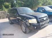 ✅ 2008 Ford Expedition Limited • VIN: 1FMFU19578LA02157 • Lot: 42932352. Wystawiony na IAAI z przebiegiem 208 861 mil. Bezpłatny archiwum sprzedaży aukcyjnych z USA i szczegółowy raport historii pojazdu na DreamBid. Zdjęcie 1.