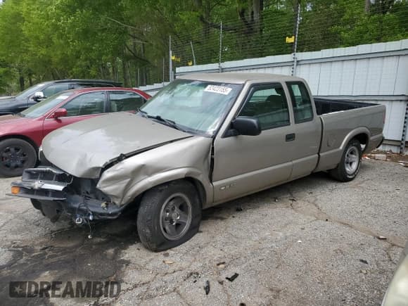 ✅ 2002 Chevrolet S-10 LS • VIN: 1GCCS19W528210280 • Лот: 52423155. Опубликован ранее на Copart с пробегом 108 460 миль. Бесплатный доступ к архиву аукционных продаж из США и подробный отчёт об истории автомобиля на DreamBid. Изображение 1.