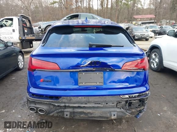 ✅ 2023 Audi SQ5 Sportback Premium Plus • VIN: WA124AFY8P2010638 • Lot: 41502038. Listed on IAAI with 42,065 mi. Free auction sales archive from the USA and detailed vehicle history report at DreamBid. Image 16.