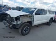 ✅ 2017 Toyota Tacoma SR5 • VIN: 5TFDZ5BN9HX016942 • Lot: 42969496. Wystawiony na IAAI z przebiegiem 137 493 mil. Bezpłatny archiwum sprzedaży aukcyjnych z USA i szczegółowy raport historii pojazdu na DreamBid. Zdjęcie 17.