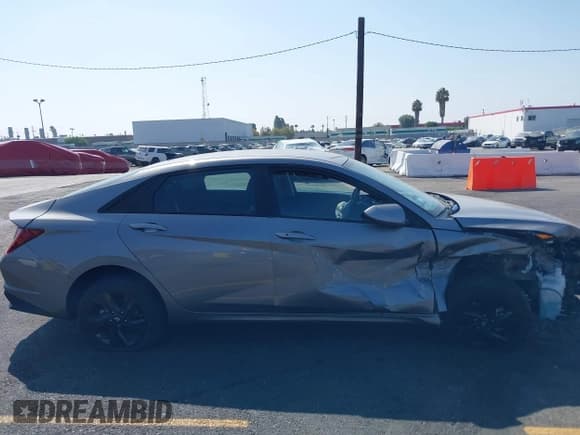 ✅ 2023 Hyundai Elantra Blue • VIN: KMHLM4AJ9PU064200 • Lot: 43223889. Listed on IAAI with 49,876 mi. Free auction sales archive from the USA and detailed vehicle history report at DreamBid. Image 13.