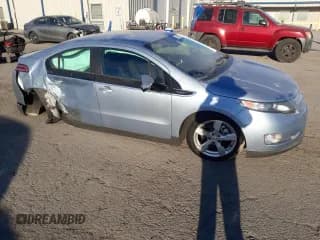 ✅ 2013 Chevrolet Volt • VIN: 1G1RA6E41DU127902 • Lot: 65637124. Wystawiony na Copart z przebiegiem 82 615 mil. Bezpłatny archiwum sprzedaży aukcyjnych z USA i szczegółowy raport historii pojazdu na DreamBid. Zdjęcie 4.