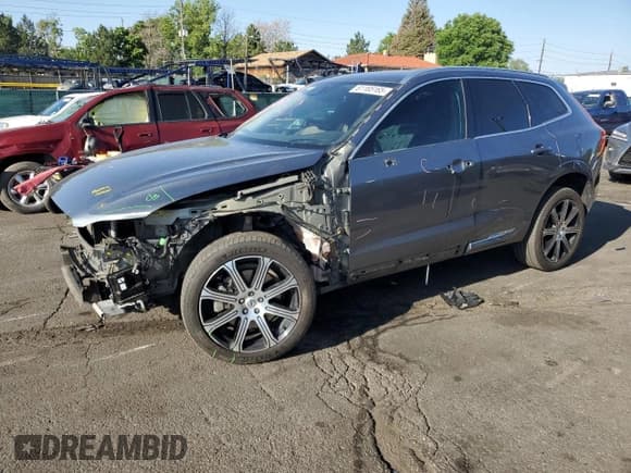 ✅ 2018 Volvo XC60 Inscription • VIN: YV4A22RL8J1028662 • Lot: 61165165. Listed on Copart with 102,824 mi. Free auction sales archive from the USA and detailed vehicle history report at DreamBid. Image 1.