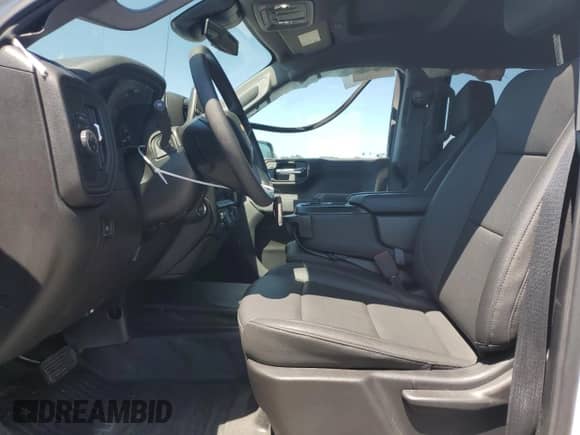 ✅ 2024 Chevrolet Silverado 1500 Work Truck • VIN: 1GCPAAEK0RZ225006 • Lot: 54919875. Wystawiony na Copart z przebiegiem 22 068 mil. Bezpłatny archiwum sprzedaży aukcyjnych z USA i szczegółowy raport historii pojazdu na DreamBid. Zdjęcie 7.