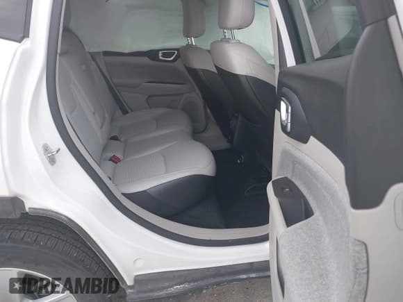 ✅ 2022 Jeep Compass Latitude • VIN: 3C4NJDBB6NT156577 • Lot: 42831815. Listed on IAAI with 86,000 mi. Free auction sales archive from the USA and detailed vehicle history report at DreamBid. Image 8.