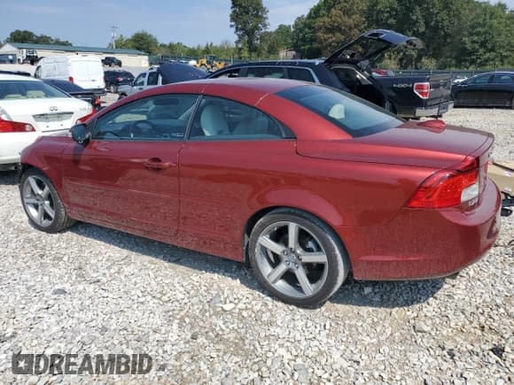 ✅ 2011 Volvo C70 • VIN: YV1672MC7BJ117524 • Лот: 72625204. Опубликован ранее на Copart с пробегом 46 969 миль. Бесплатный доступ к архиву аукционных продаж из США и подробный отчёт об истории автомобиля на DreamBid. Изображение 2.